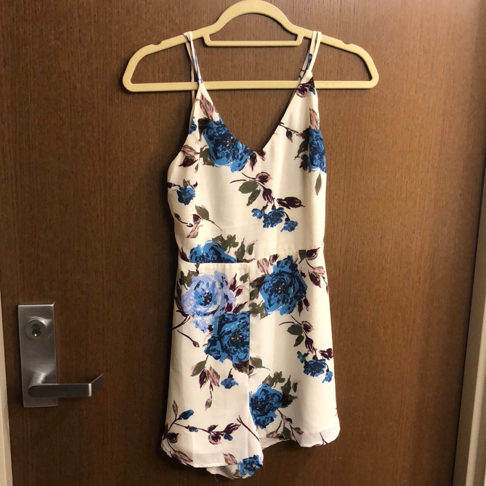 Lush romper SIZE M